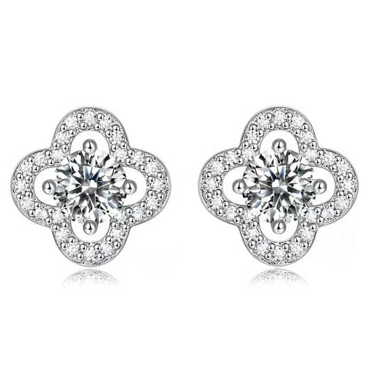 Boucles d’oreilles avec moissanites